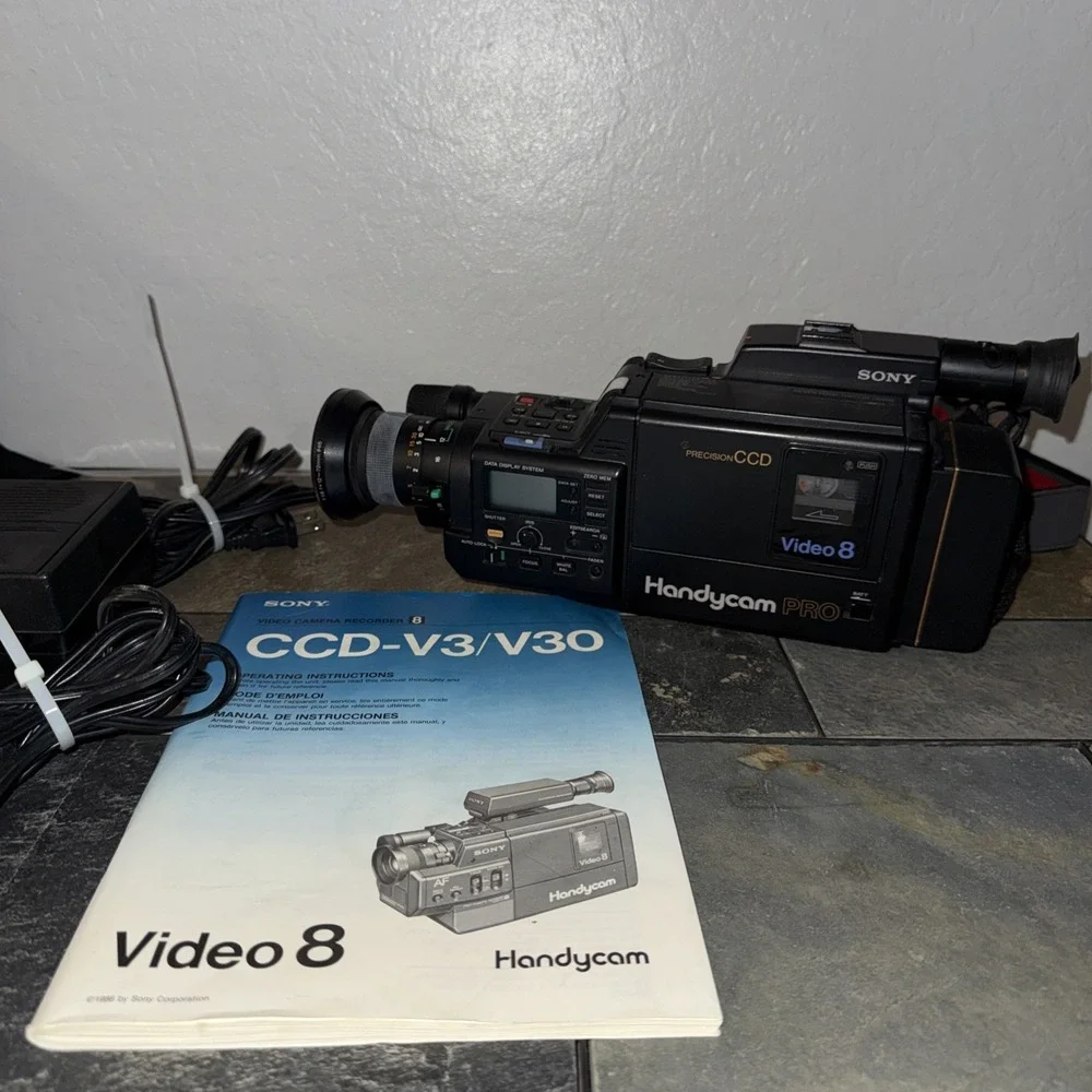 Vintage Sony Handycam CCD-V3 Video 8 Camera Recorder  W/Box Powers On